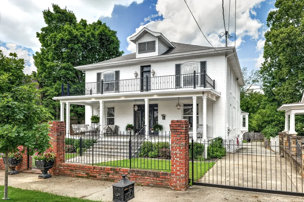 206 Main Ave, N Fayetteville TN 37334