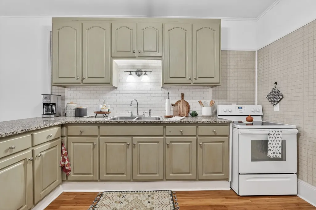 206 Main Ave, N Fayetteville TN 37334