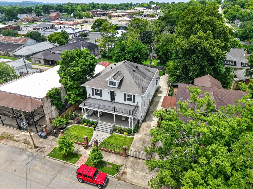 206 Main Ave, N Fayetteville TN 37334