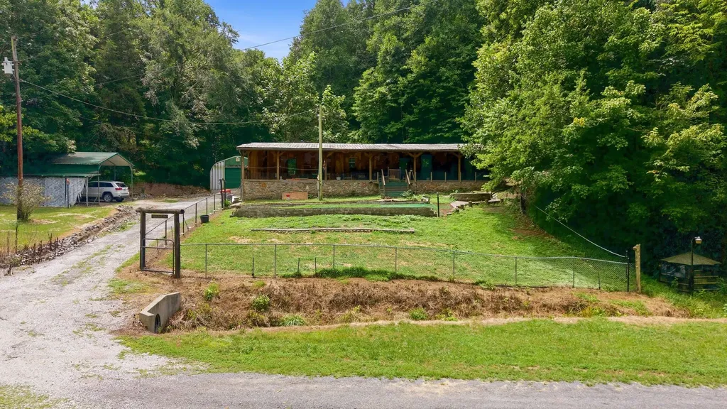150 Amons Lane Lafayette TN 37083