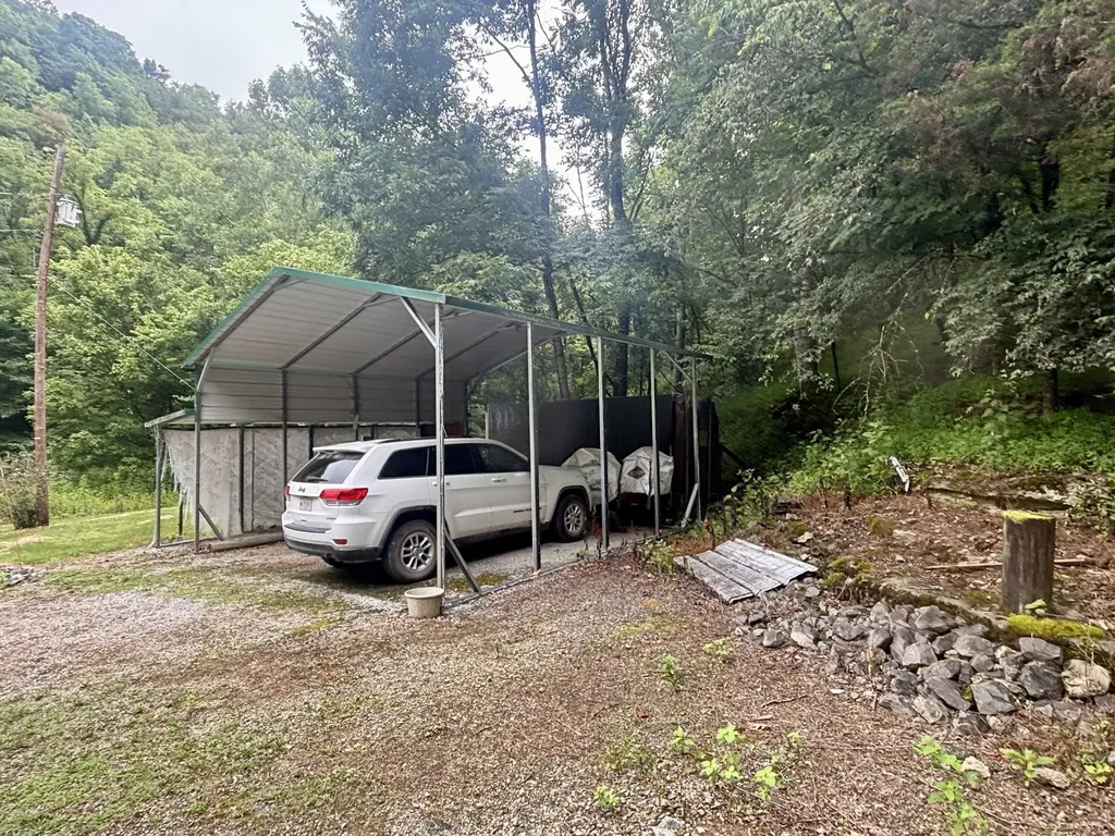 150 Amons Lane Lafayette TN 37083