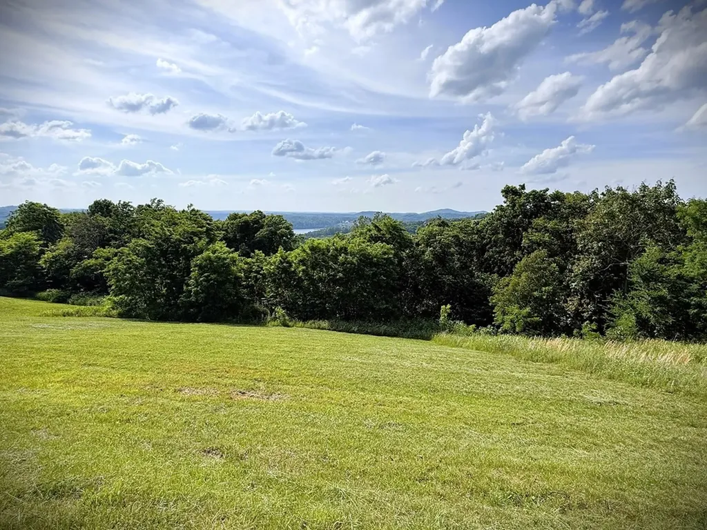 82C Mallard Road Hilham TN 38568
