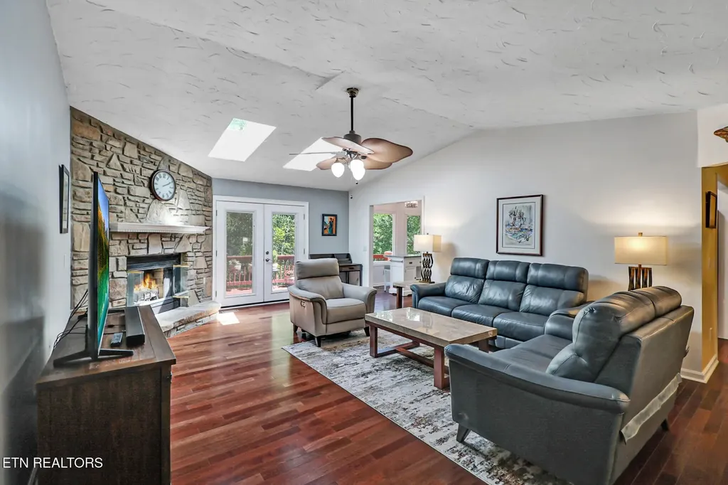 159 Ivy Brook Lane Crossville TN 38558