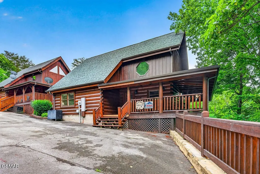 2024 Bear Haven Way Sevierville TN 37876