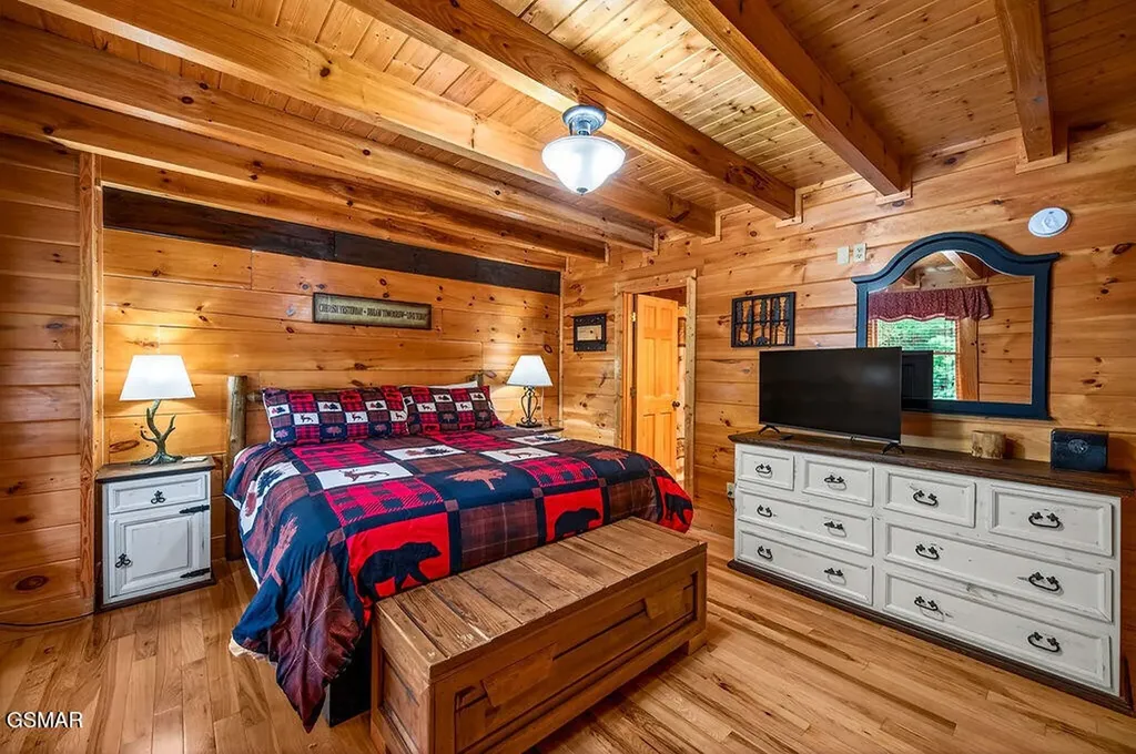 2024 Bear Haven Way Sevierville TN 37876