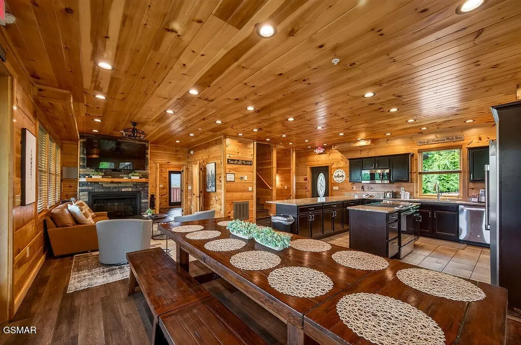 776 Mountain Stream Way Gatlinburg TN 37738