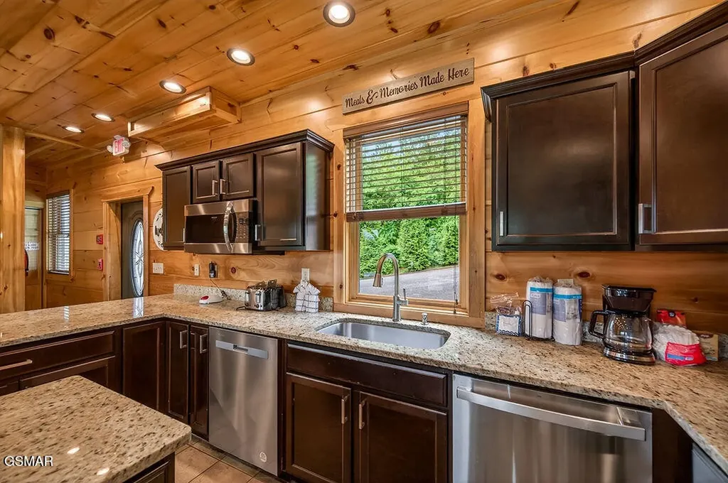 776 Mountain Stream Way Gatlinburg TN 37738