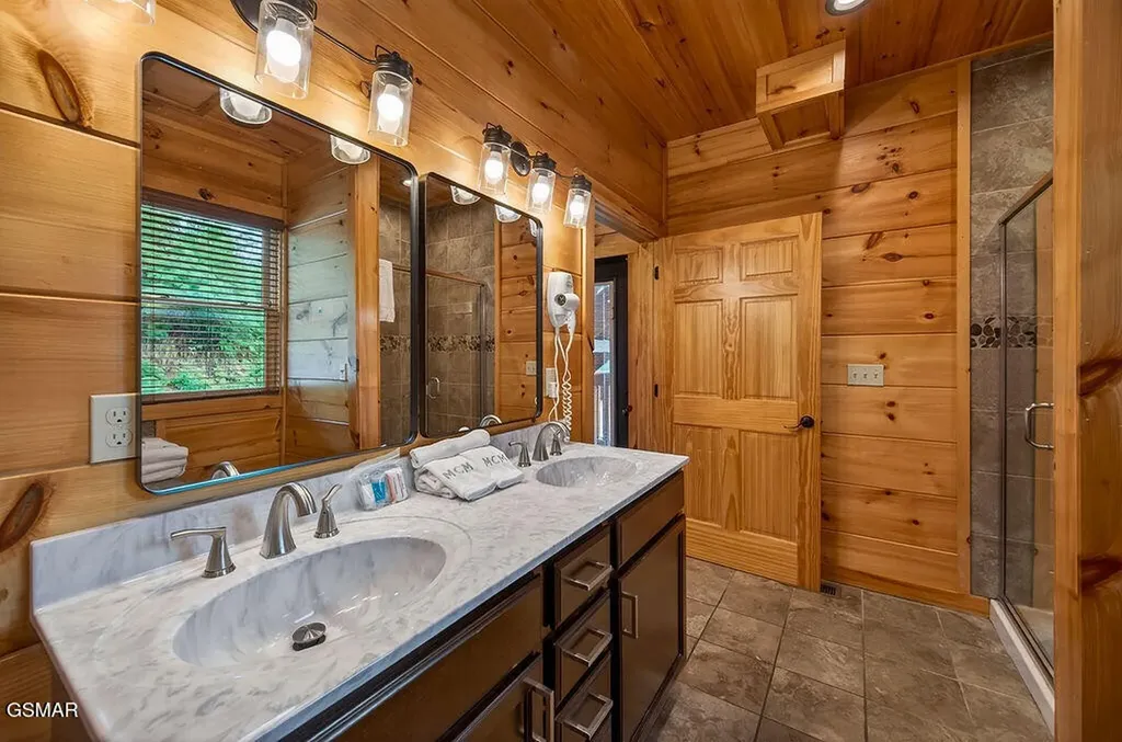 776 Mountain Stream Way Gatlinburg TN 37738