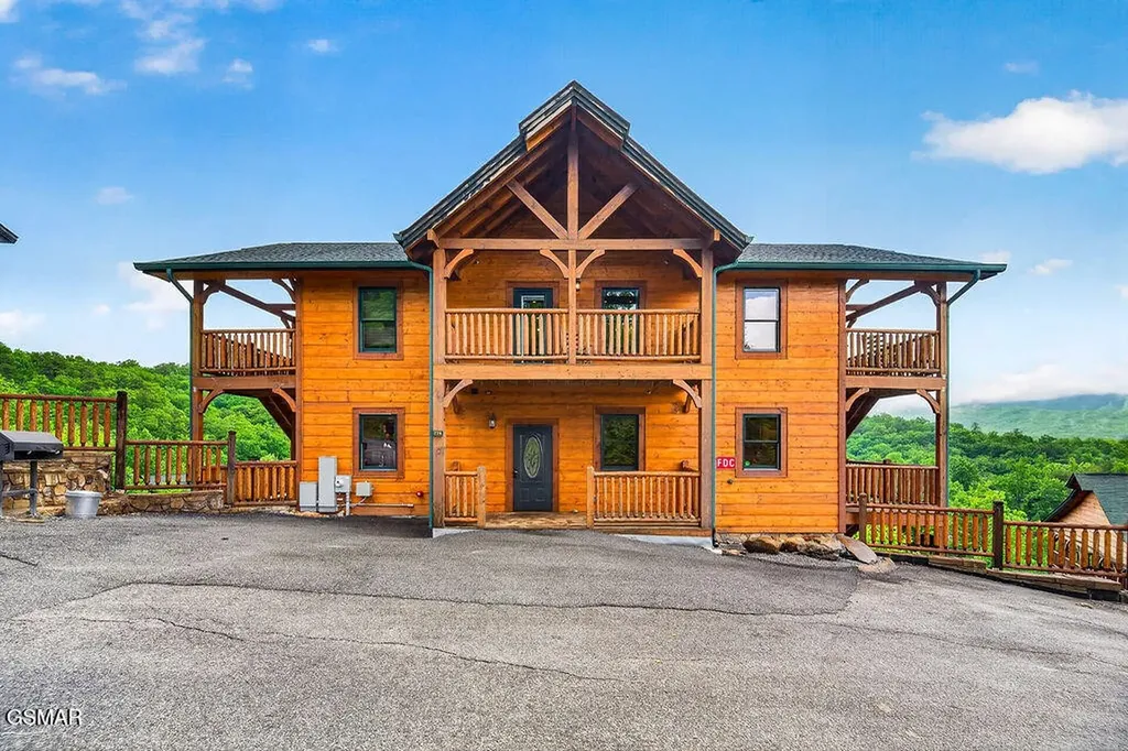 776 Mountain Stream Way Gatlinburg TN 37738