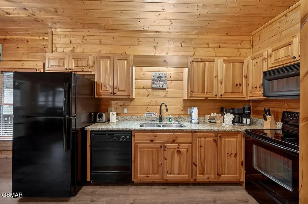 645 Chickasaw Gap Way Pigeon Forge TN 37863