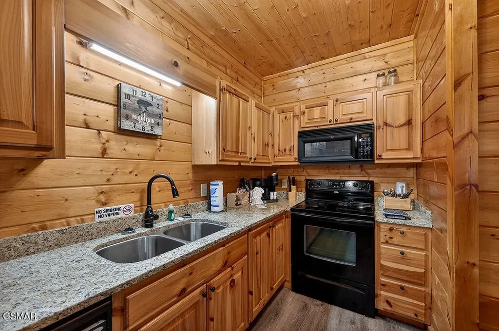 645 Chickasaw Gap Way Pigeon Forge TN 37863