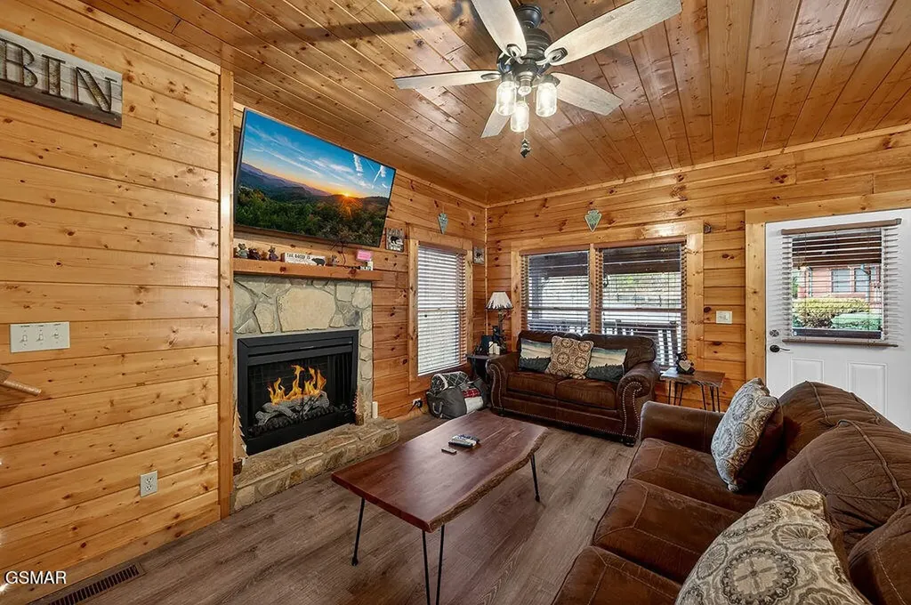 645 Chickasaw Gap Way Pigeon Forge TN 37863