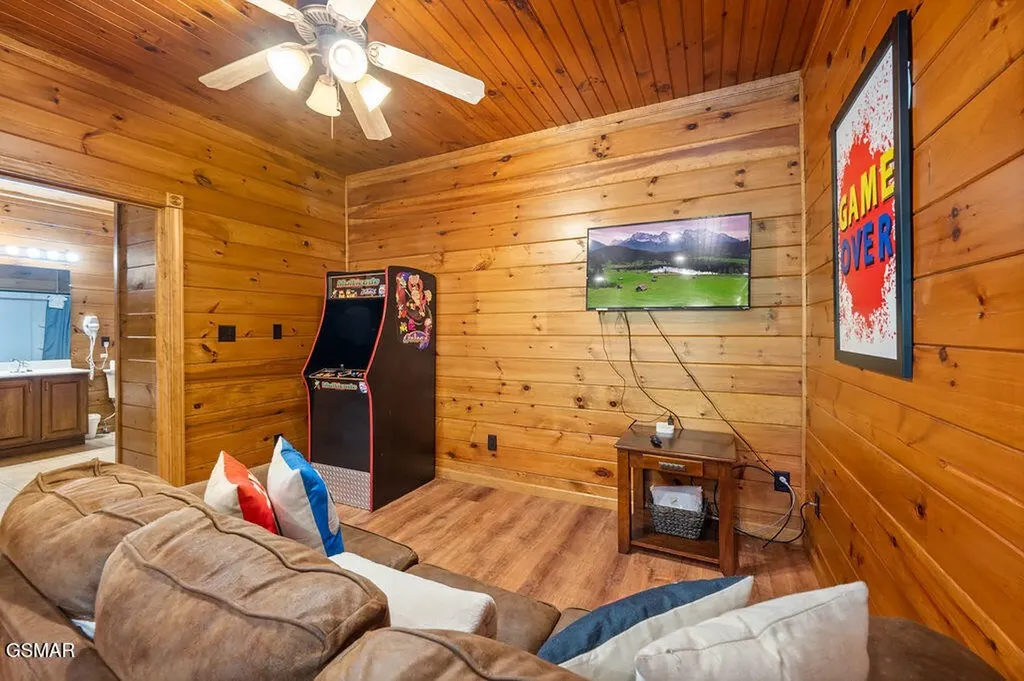 834 Great Smoky Way Gatlinburg TN 37738