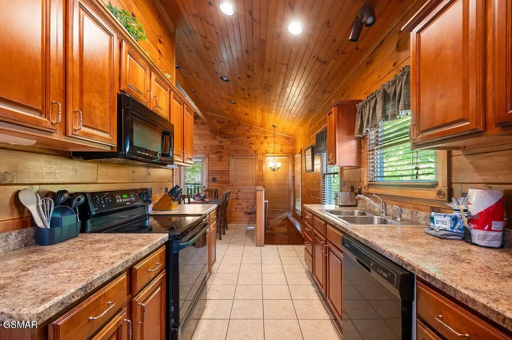 834 Great Smoky Way Gatlinburg TN 37738