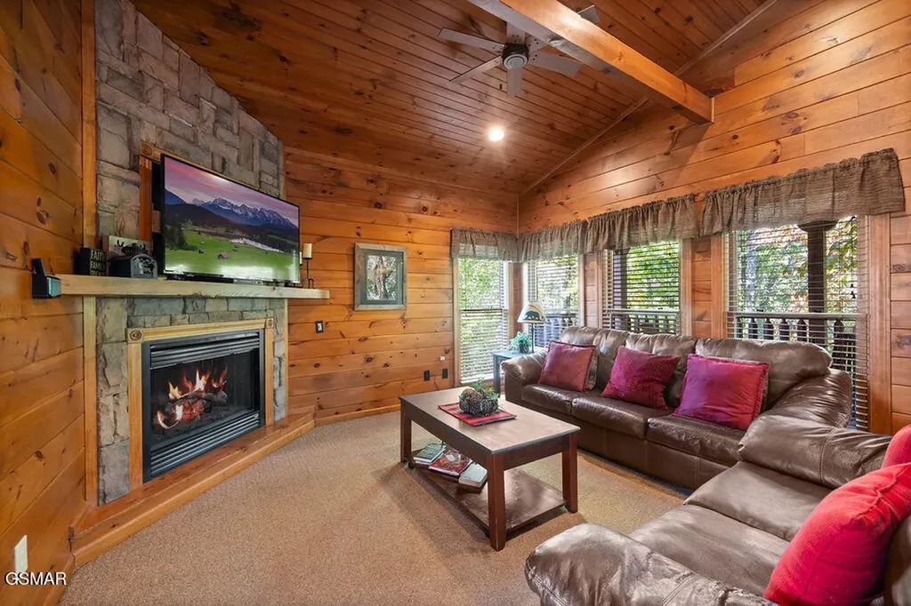 834 Great Smoky Way Gatlinburg TN 37738