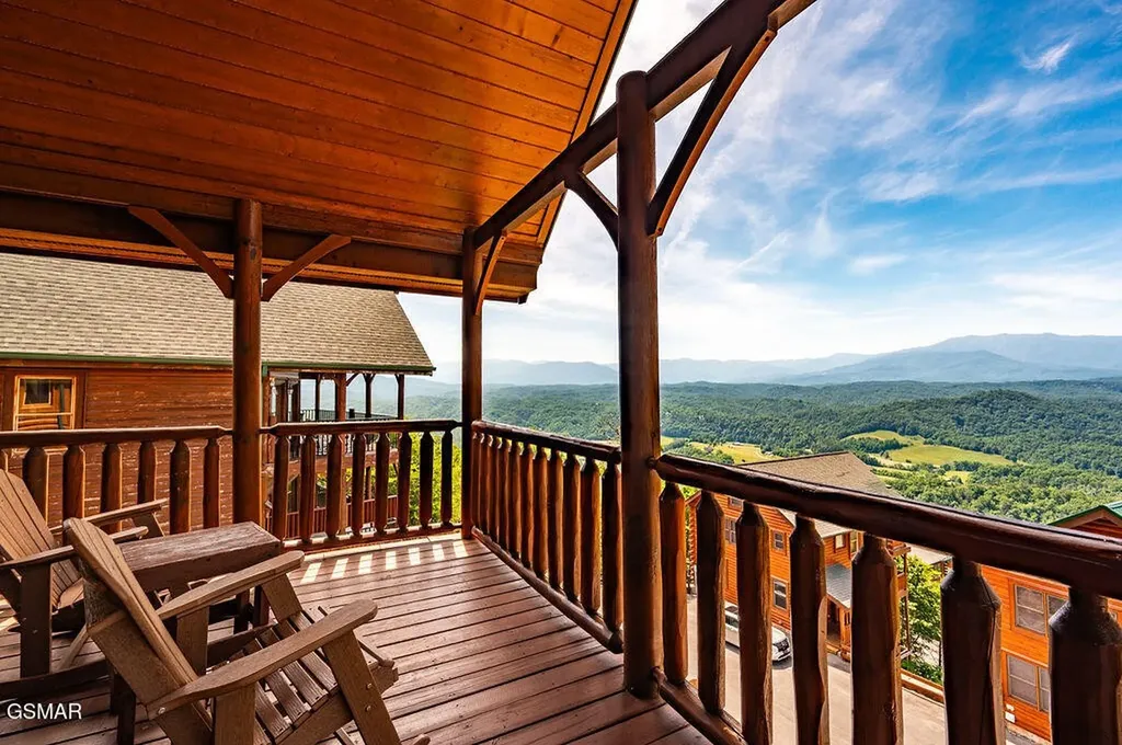 2214 Towering Hemlock Drive Sevierville TN 37876