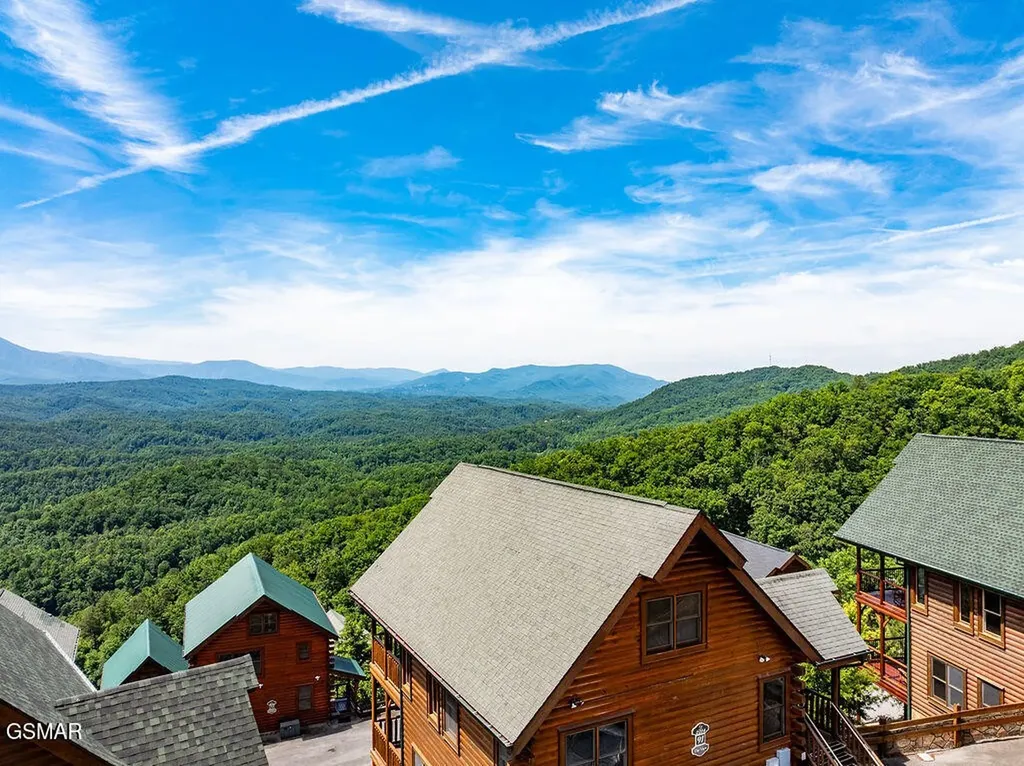 2214 Towering Hemlock Drive Sevierville TN 37876