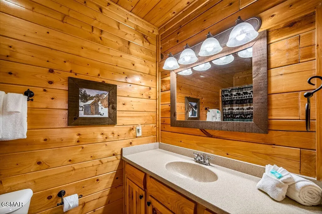 2214 Towering Hemlock Drive Sevierville TN 37876