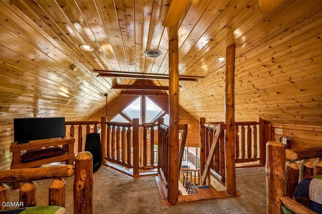2214 Towering Hemlock Drive Sevierville TN 37876