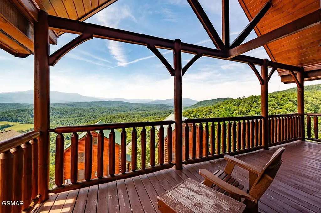 2214 Towering Hemlock Drive Sevierville TN 37876