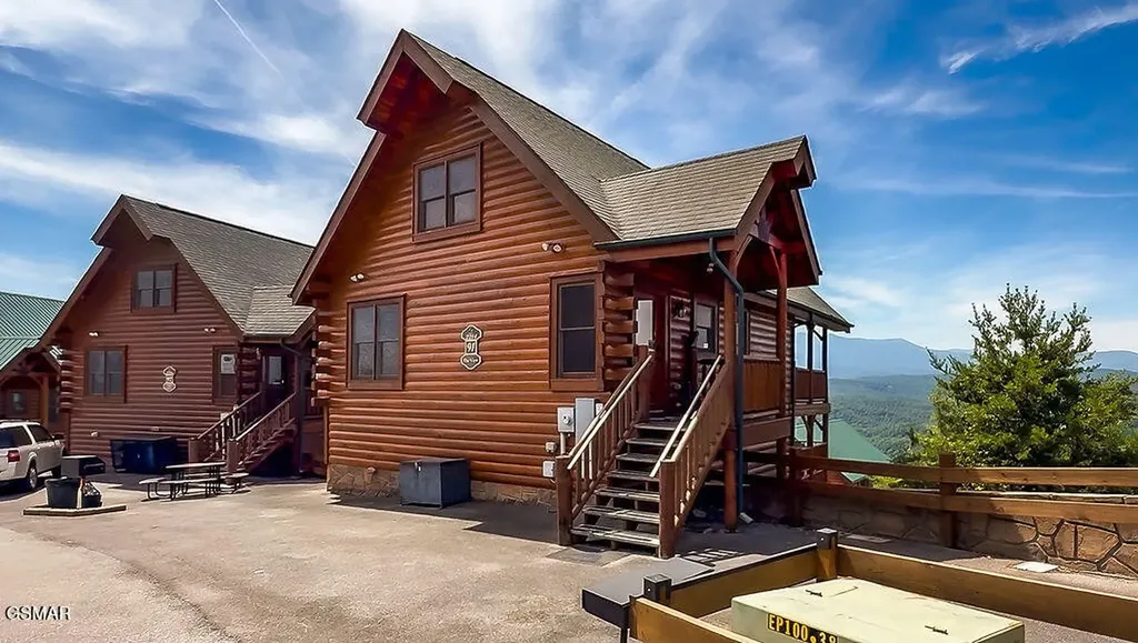 2214 Towering Hemlock Drive Sevierville TN 37876