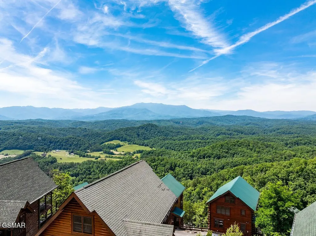2214 Towering Hemlock Drive Sevierville TN 37876