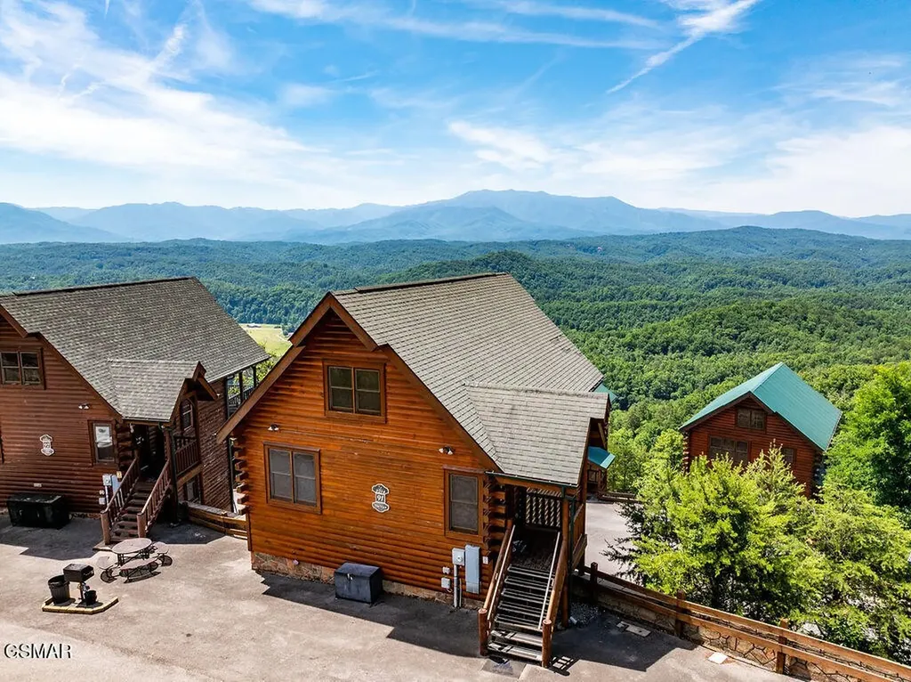 2214 Towering Hemlock Drive Sevierville TN 37876