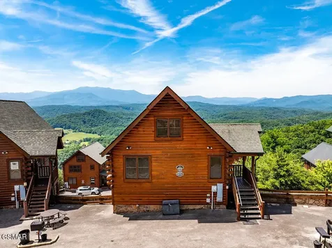 2214 Towering Hemlock Drive Sevierville TN 37876