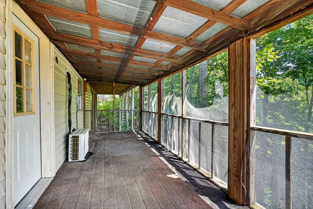 241 Nautilus Point Silver Point TN 38582
