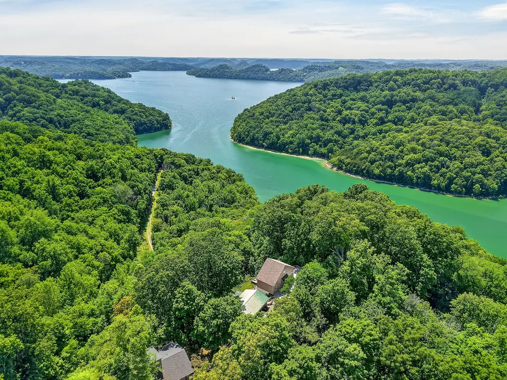 241 Nautilus Point Silver Point TN 38582
