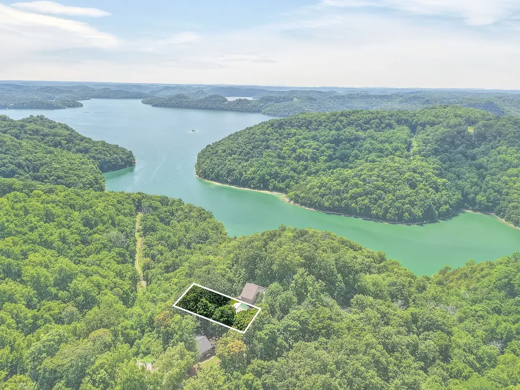 241 Nautilus Point Silver Point TN 38582