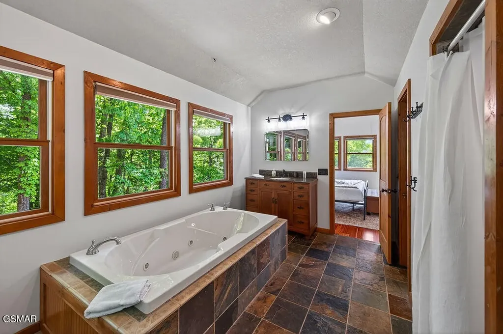 967 Scenic Trail Gatlinburg TN 37738
