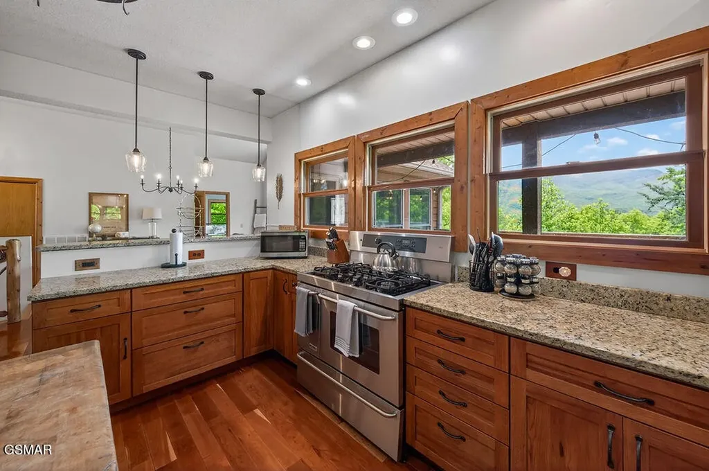 967 Scenic Trail Gatlinburg TN 37738