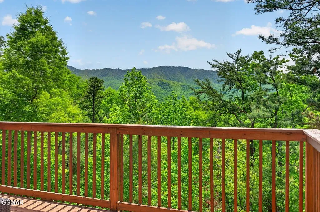 967 Scenic Trail Gatlinburg TN 37738
