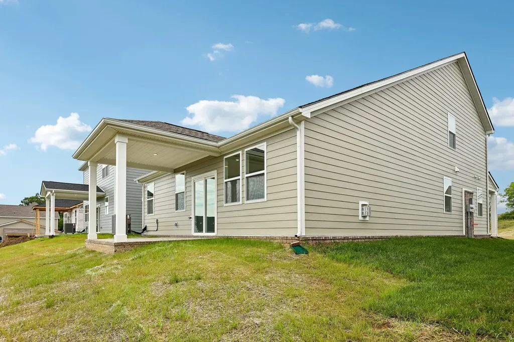 1087 Large Poppy Drive La Vergne TN 37086