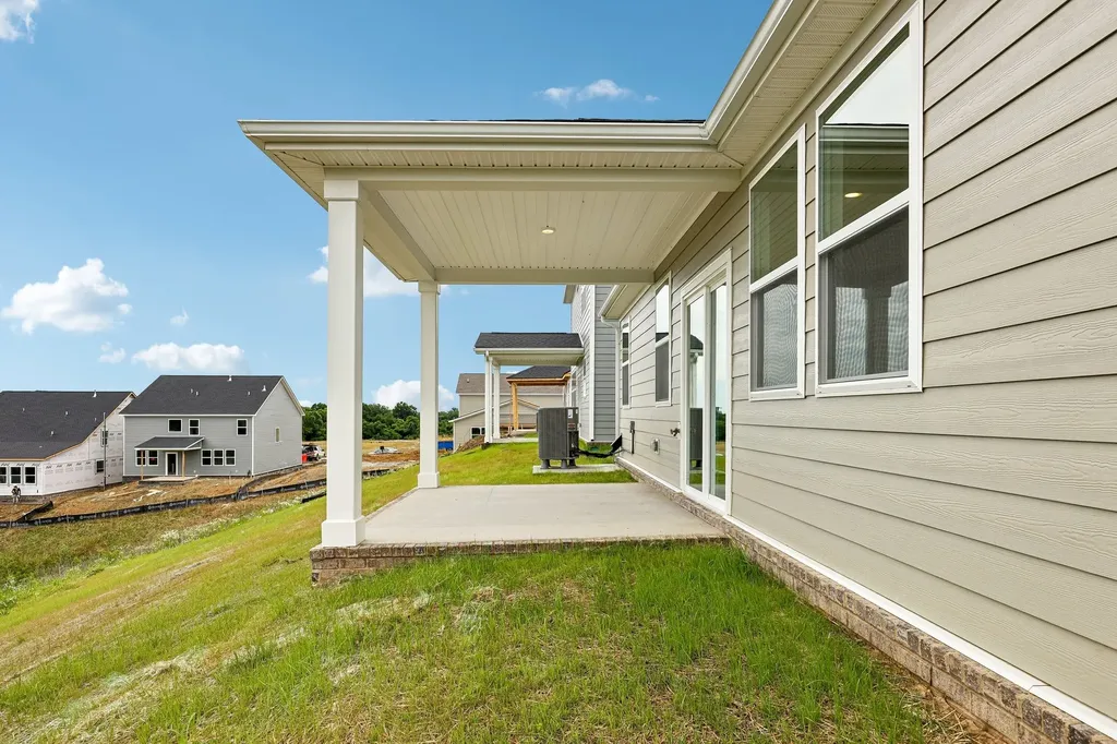 1087 Large Poppy Drive La Vergne TN 37086