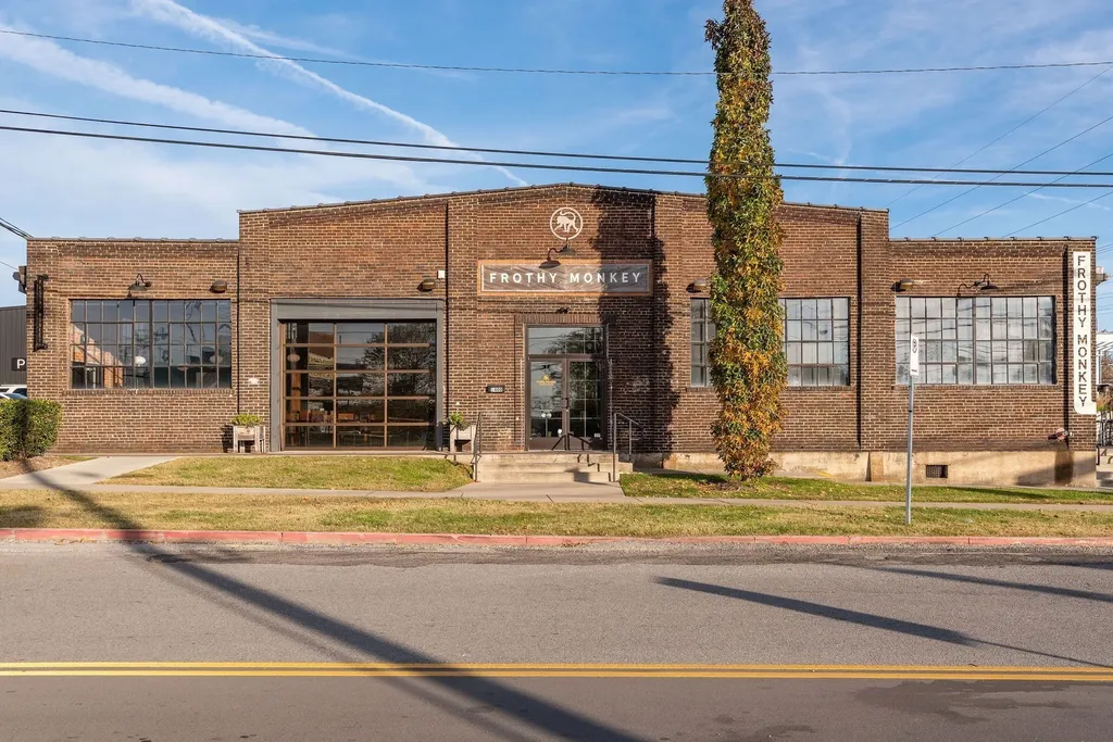 1202A 60th Ave, N Nashville TN 37209