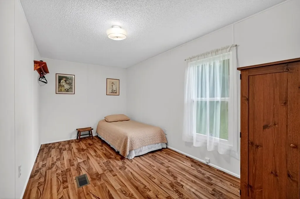 278 Aaron Pennington Lane Celina TN 38551