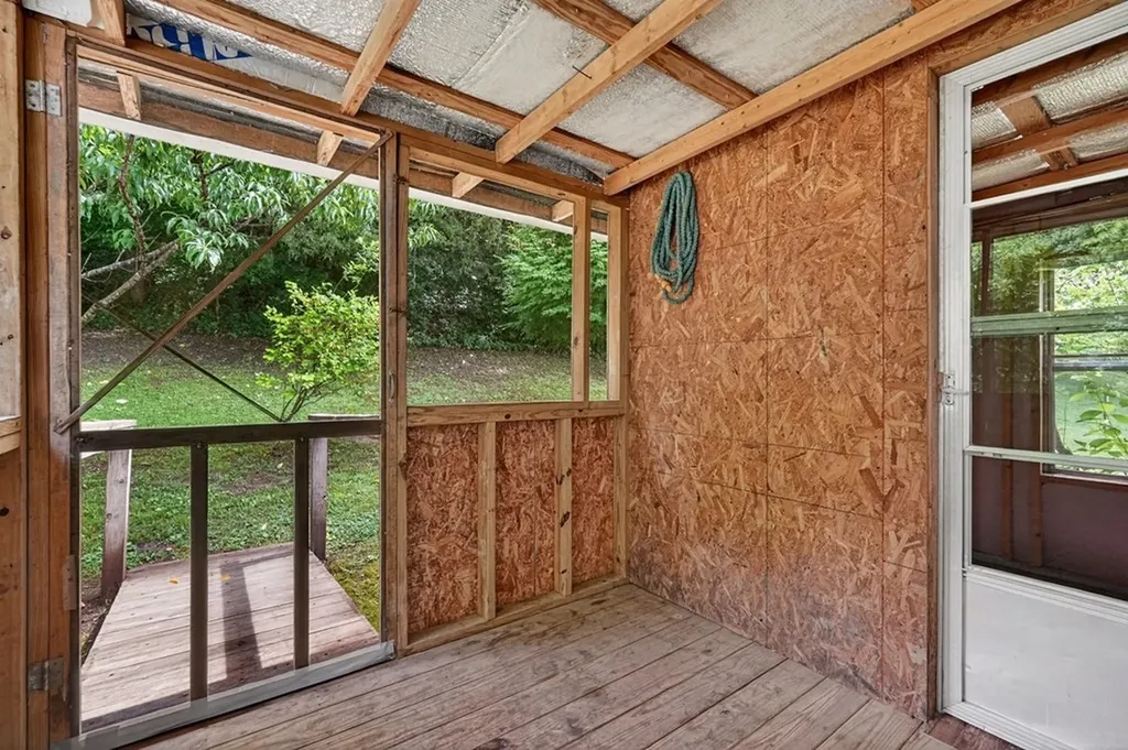 278 Aaron Pennington Lane Celina TN 38551