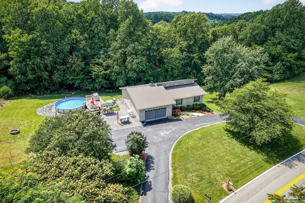 1344 Shepardsville Highway Granville TN 38564