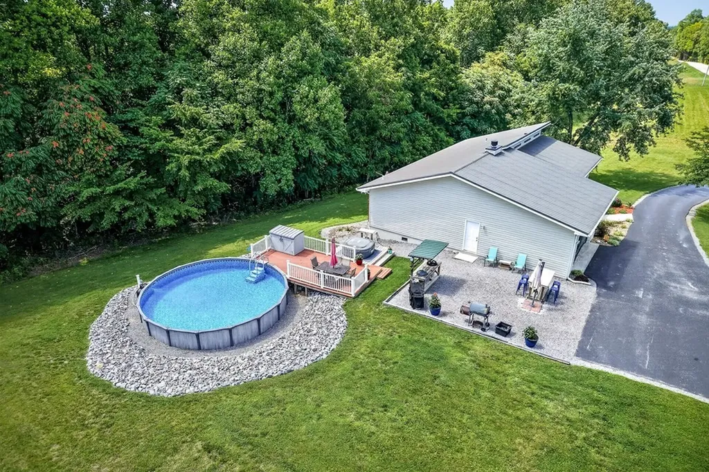 1344 Shepardsville Highway Granville TN 38564