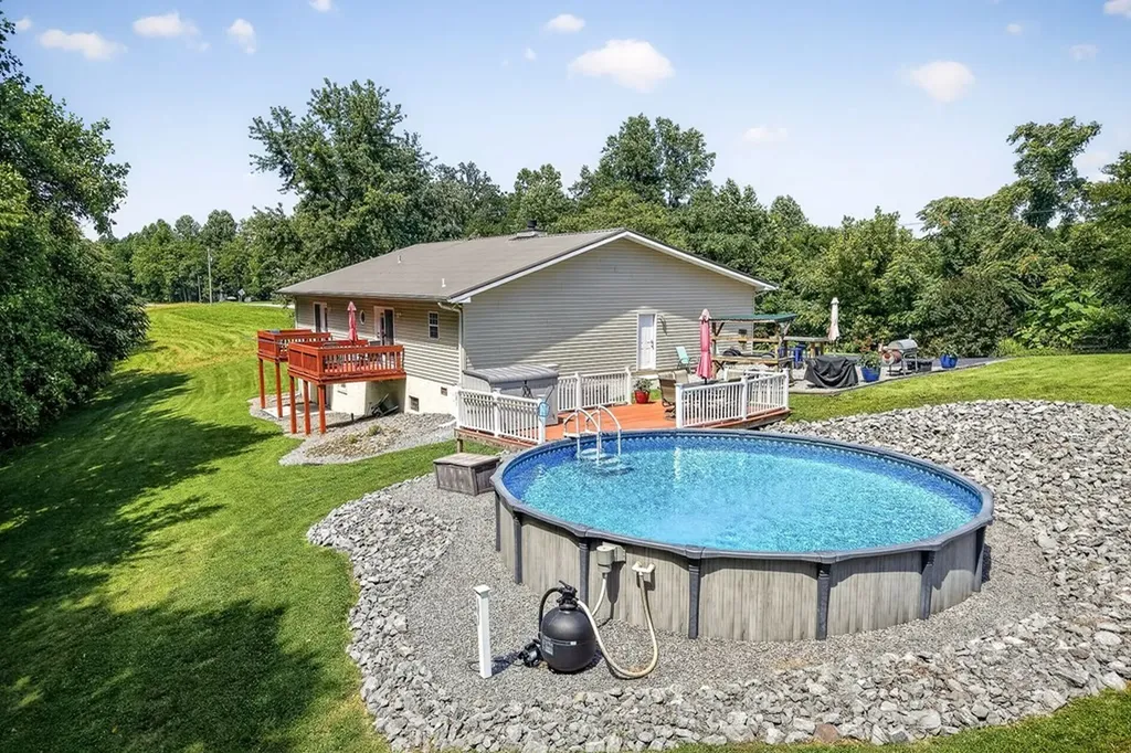 1344 Shepardsville Highway Granville TN 38564