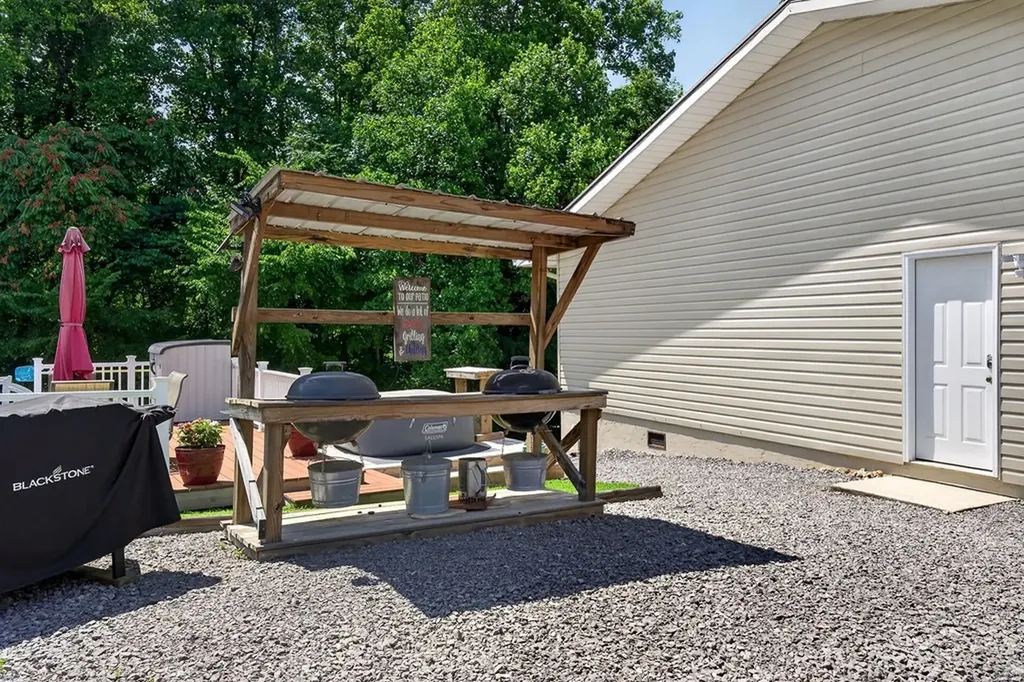 1344 Shepardsville Highway Granville TN 38564