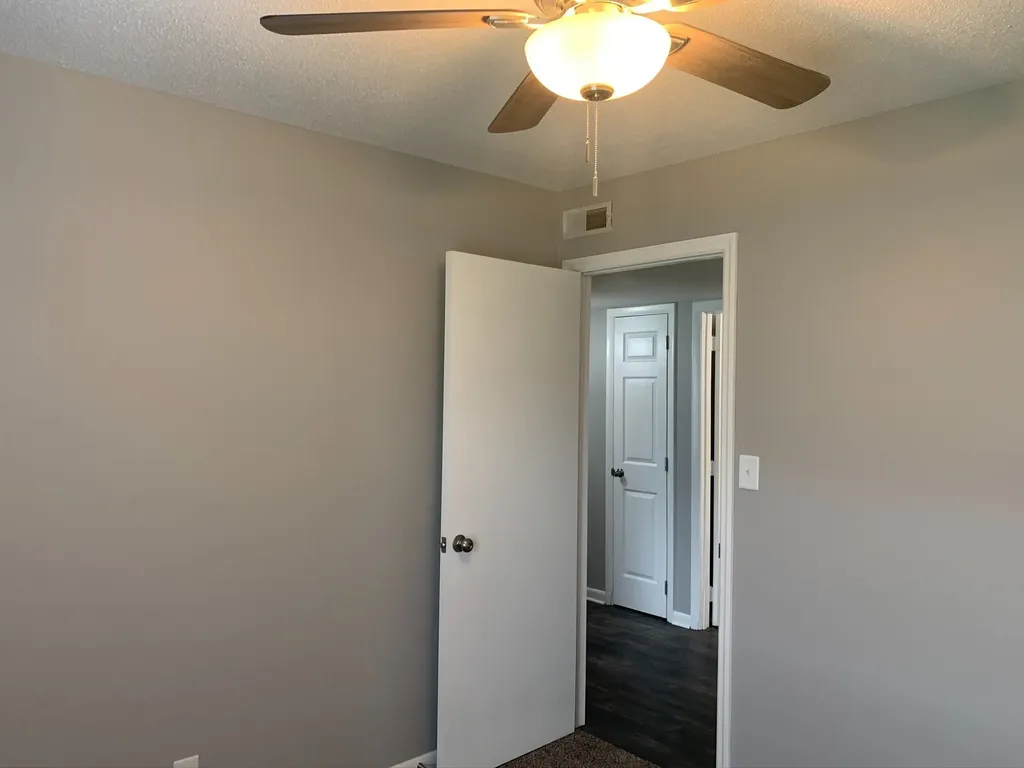 271 White Oak Road Clarksville TN 37040