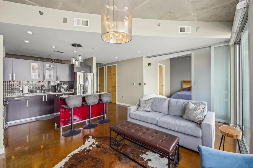 600 12th Ave, S Nashville TN 37203