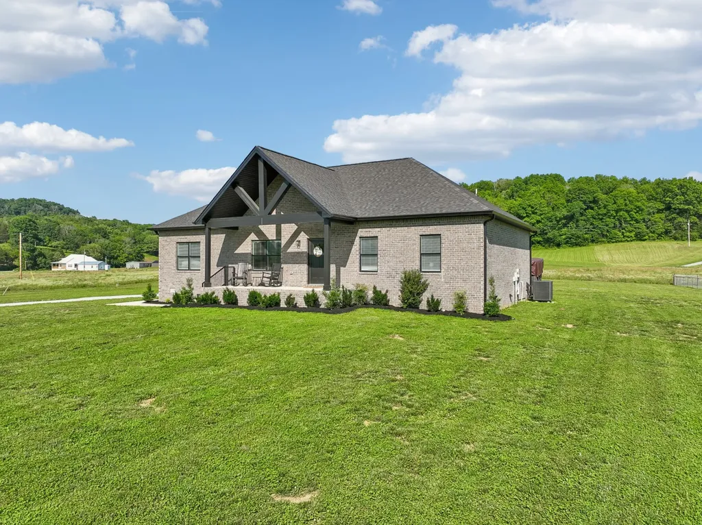 4353 New Harmony Road Hartsville TN 37074