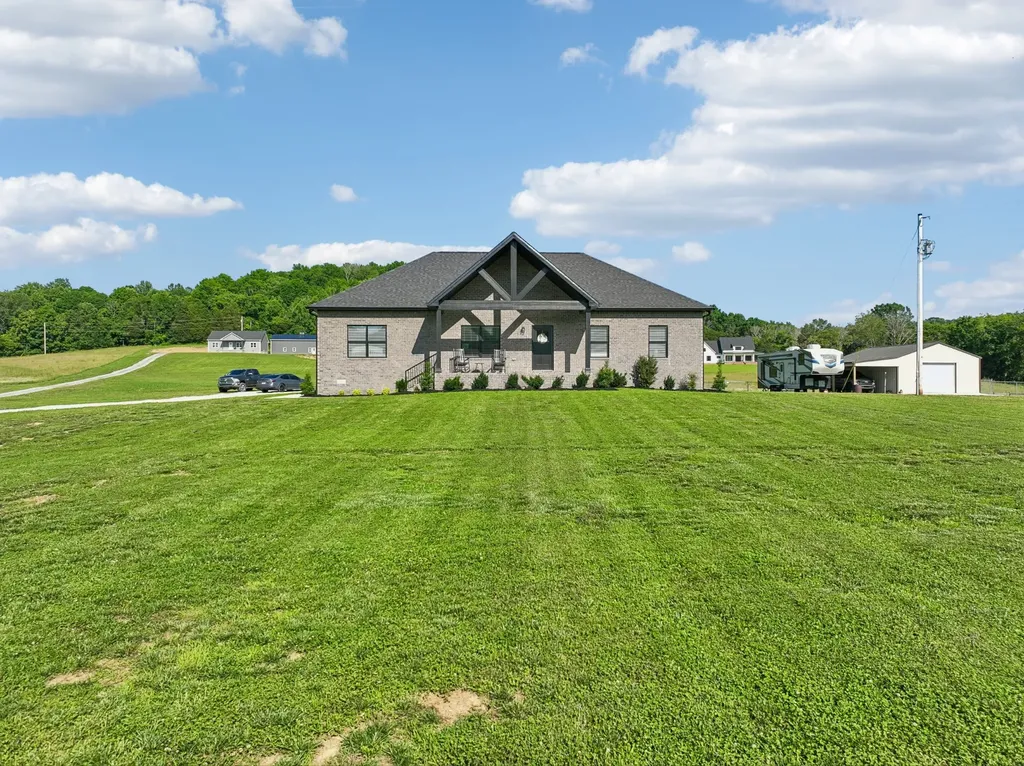 4353 New Harmony Road Hartsville TN 37074