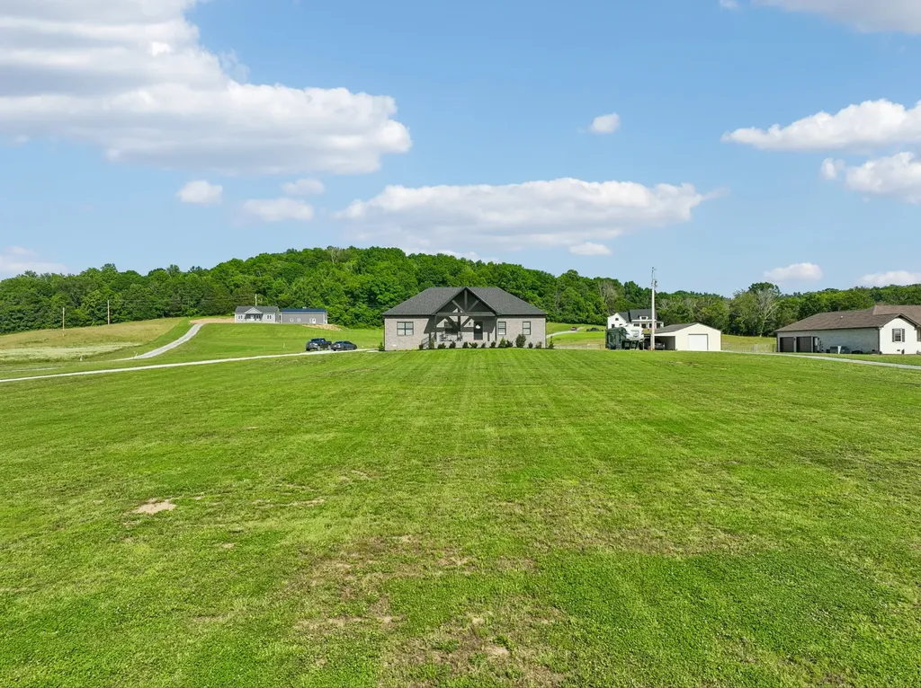 4353 New Harmony Road Hartsville TN 37074