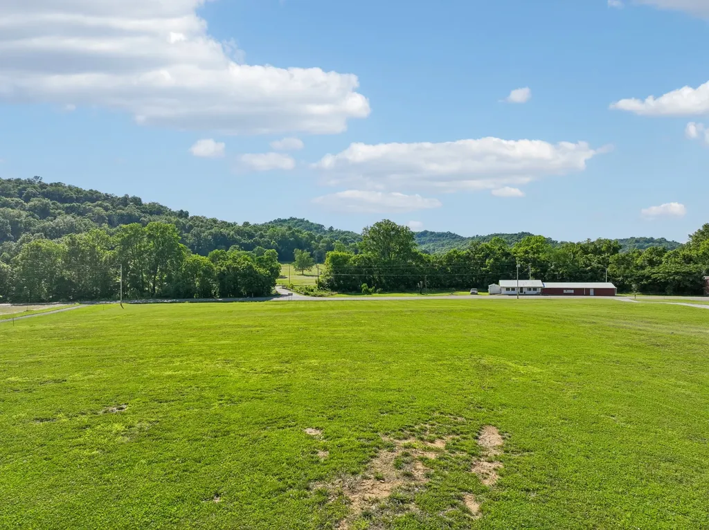 4353 New Harmony Road Hartsville TN 37074