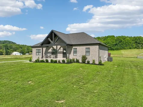 4353 New Harmony Road Hartsville TN 37074